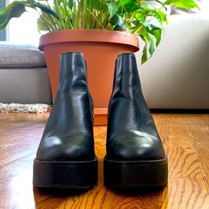 Steve Madden Chunky Black Leather Greta Boot